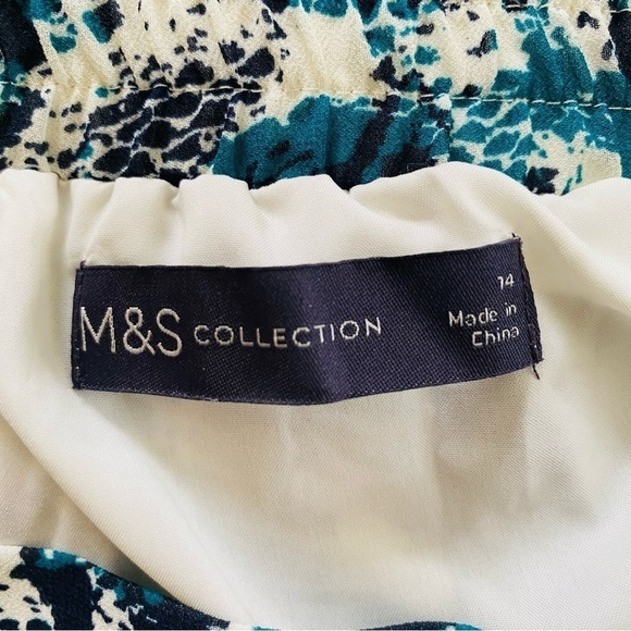 Marks and Spencer reptile snake print pleated skirt green black size 14 long - Picture 4 of 7